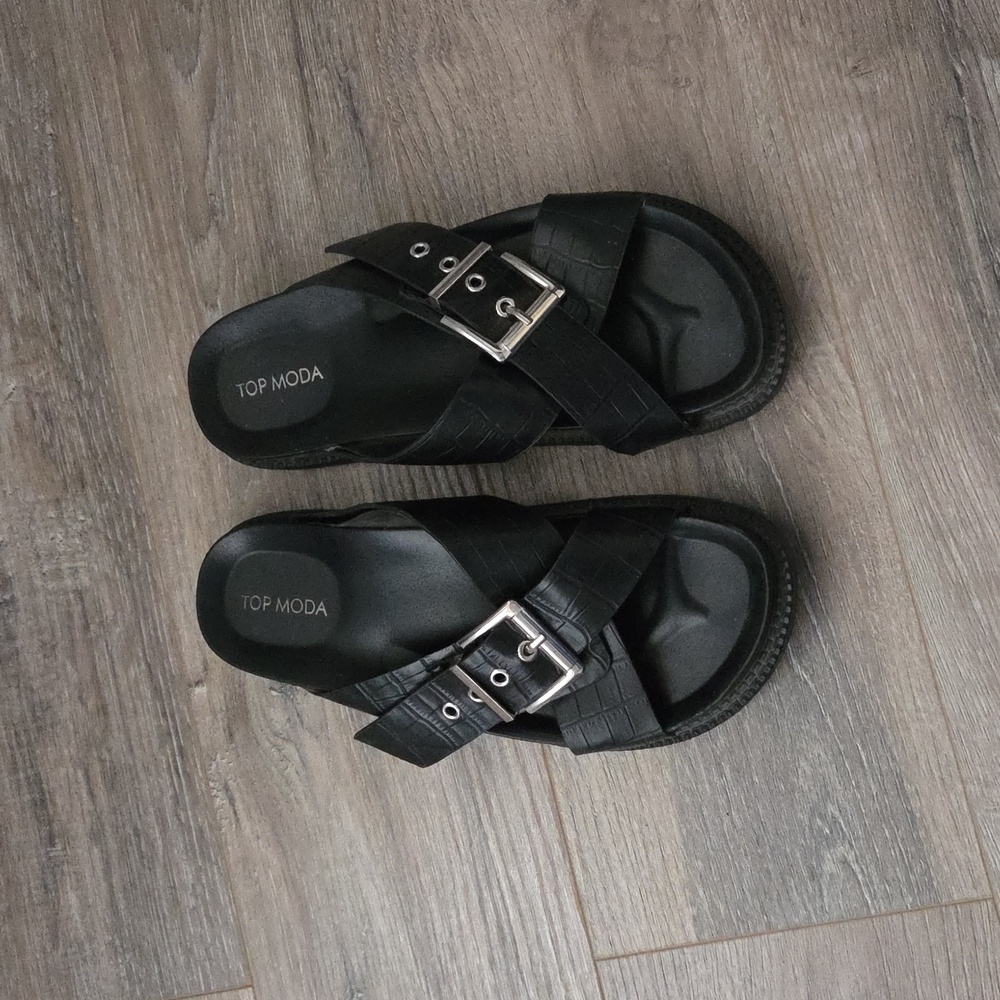 TOP Moda Black Croc-Embossed Sandals